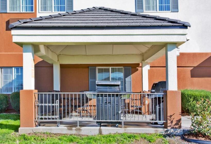 فندق Candlewood Suites Medford, An Ihg