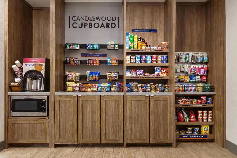 Отель Candlewood Suites Springfield North By Ihg