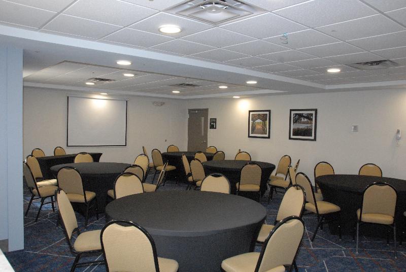 בית מלון כפרי Candlewood Suites Tallahassee, An Ihg
