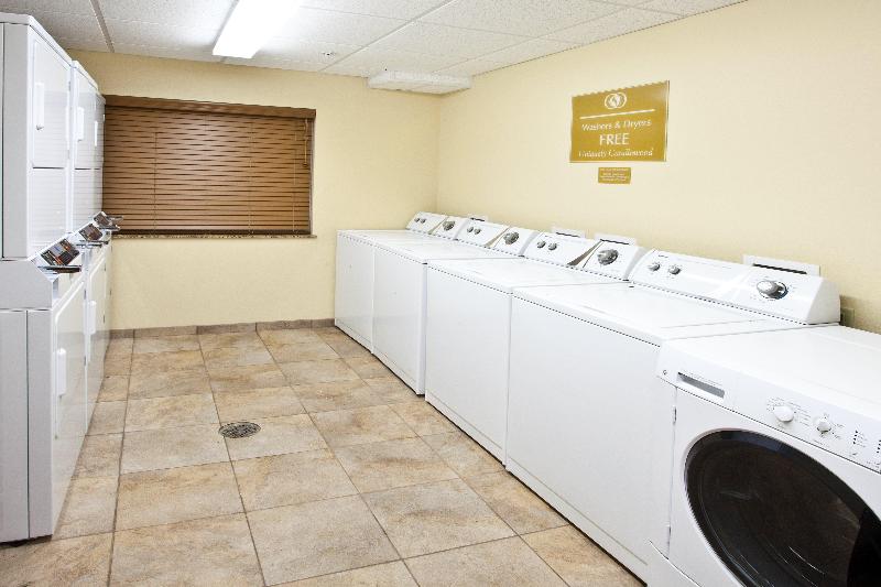 בית מלון כפרי Candlewood Suites Tallahassee, An Ihg