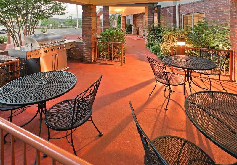 Отель Candlewood Suites West Little Rock, An Ihg