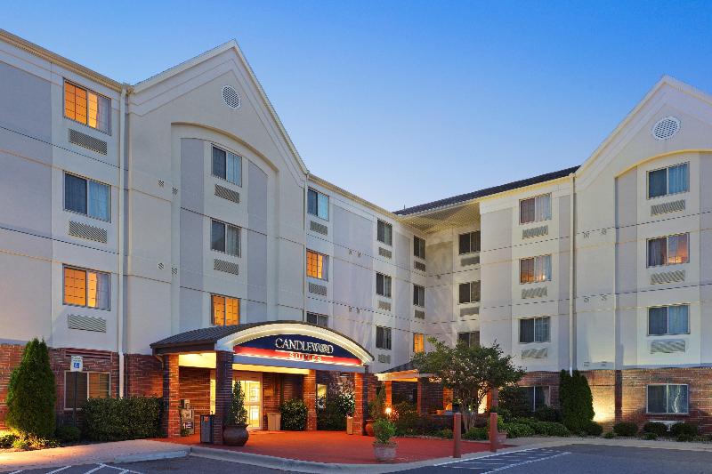 Отель Candlewood Suites West Little Rock, An Ihg