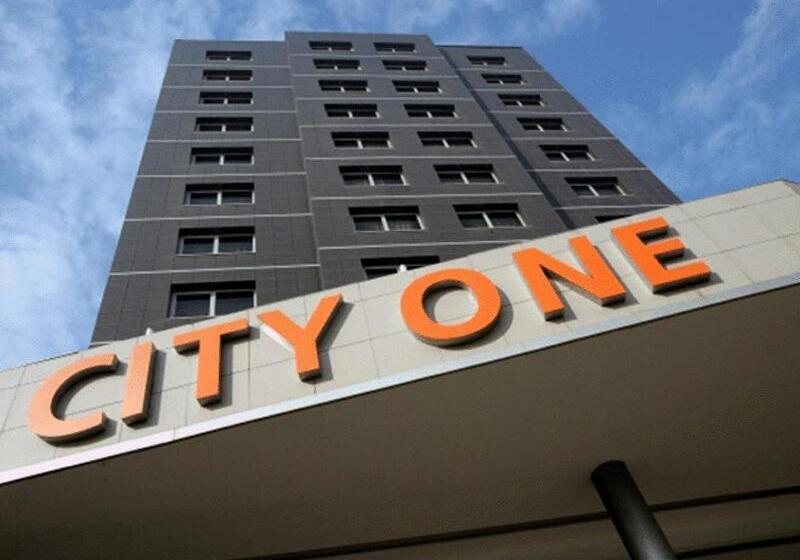 酒店 City One