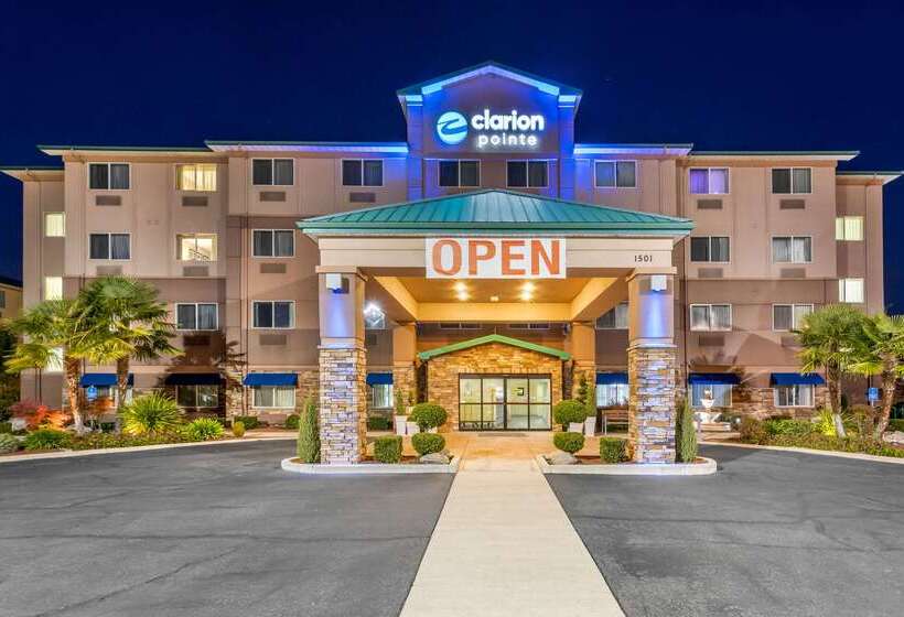 ホテル Clarion Pointe Medford