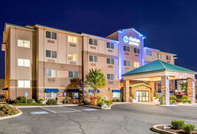 ホテル Clarion Pointe Medford