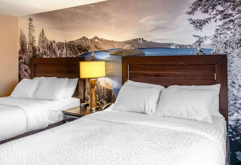 ホテル Clarion Pointe Medford