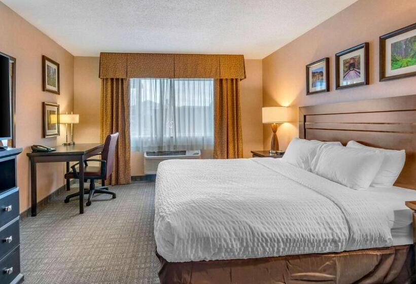 ホテル Clarion Pointe Medford