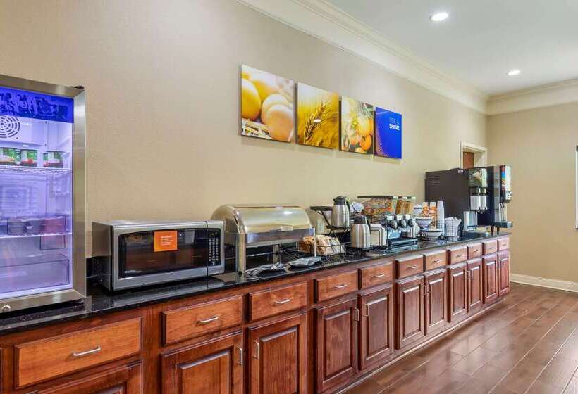 호텔 Comfort Inn Near University