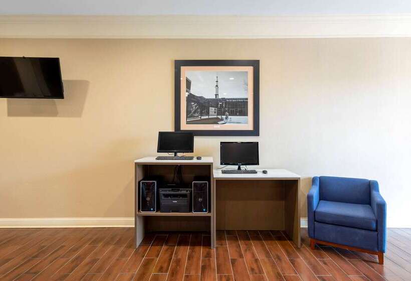 هتل Comfort Inn Near University