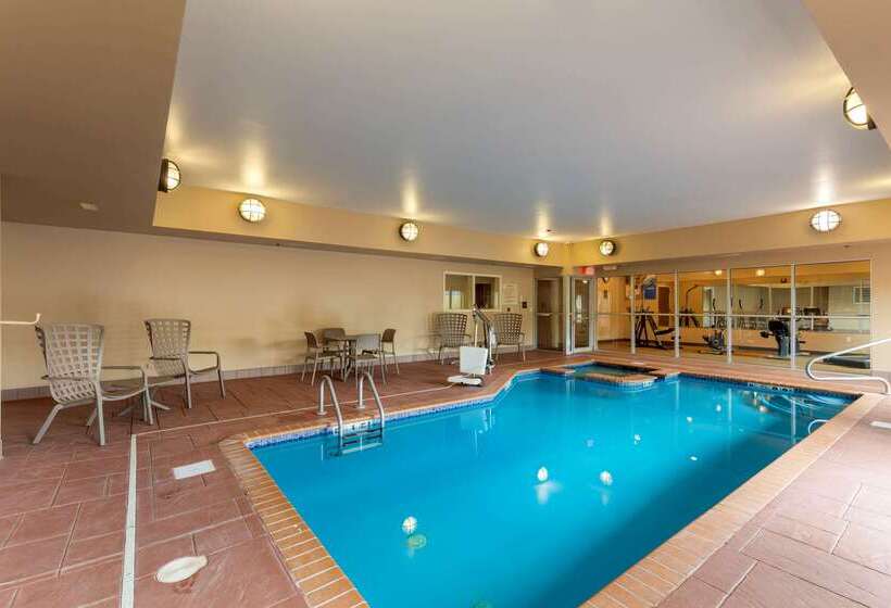 호텔 Comfort Inn Near University