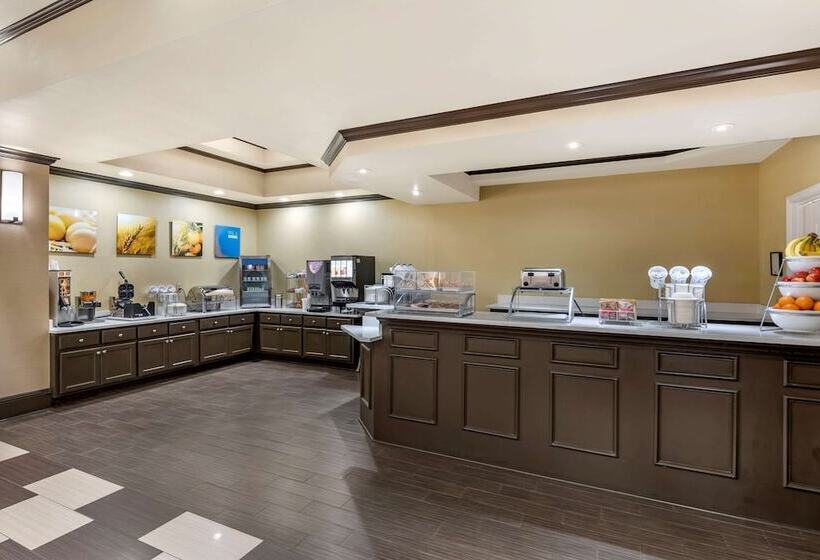 هتل Comfort Inn & Suites El Dorado