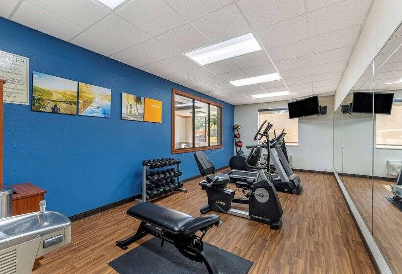 هتل Comfort Inn & Suites El Dorado