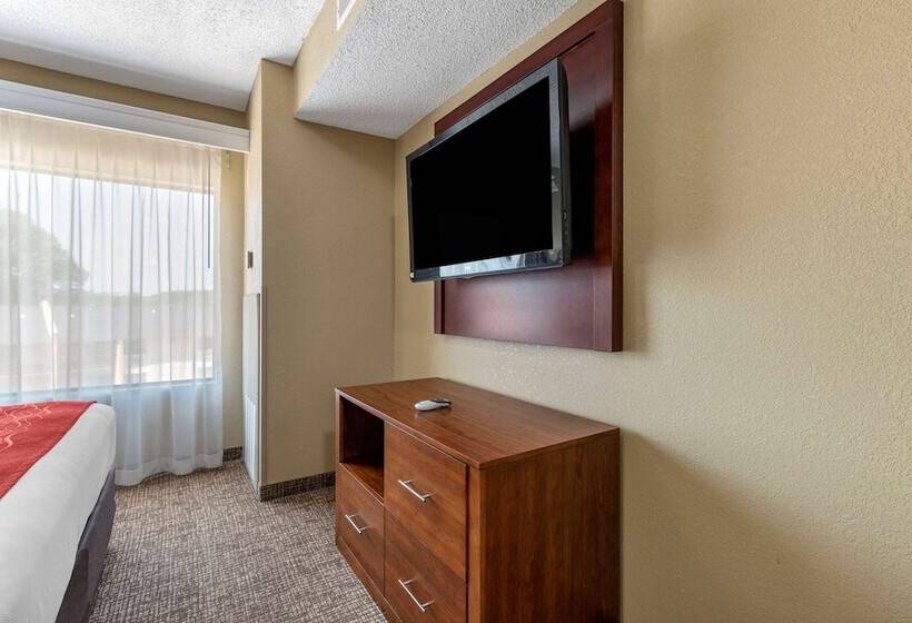 هتل Comfort Inn & Suites El Dorado