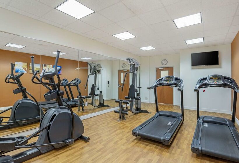 בית מלון כפרי Comfort Suites At Virginia Center Commons