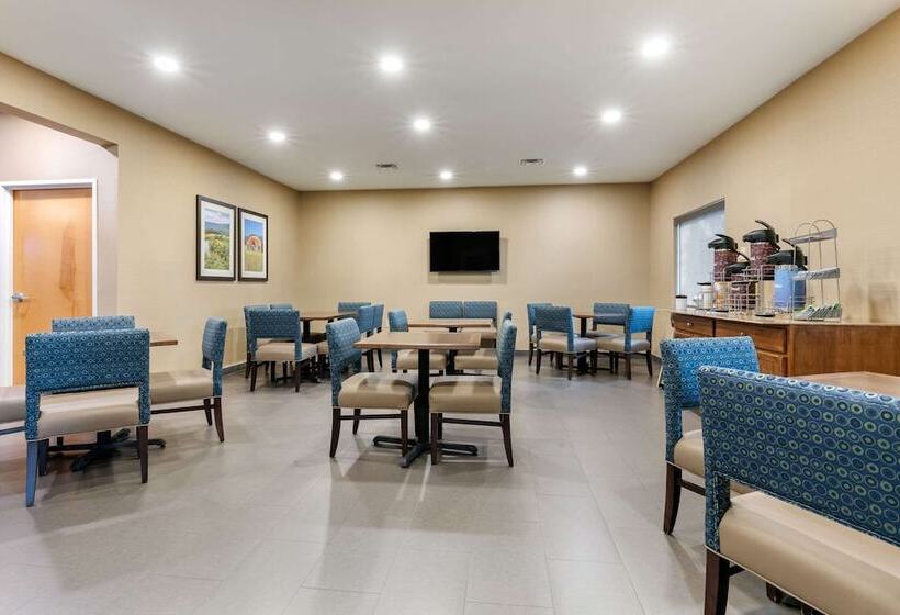 فندق Comfort Suites