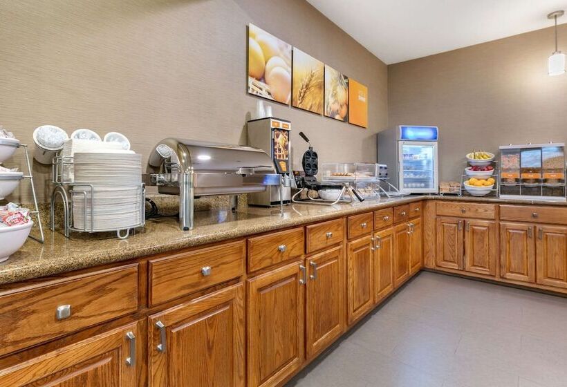 فندق Comfort Suites