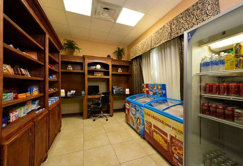 Отель Comfort Suites