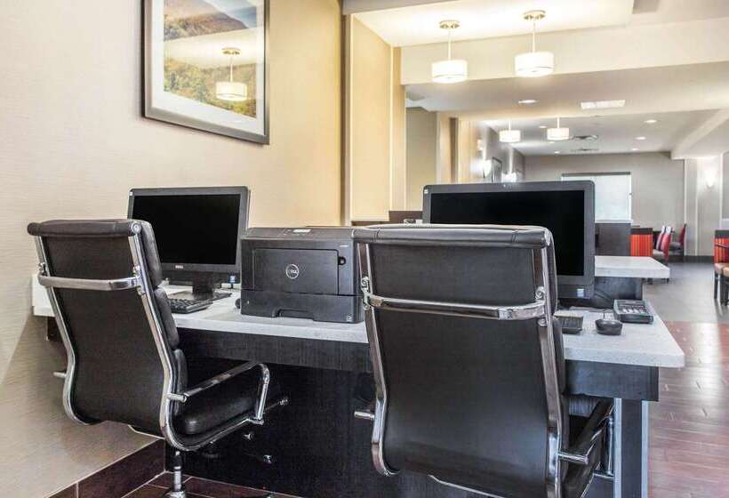 فندق Comfort Suites Clinton Near Presbyterian College