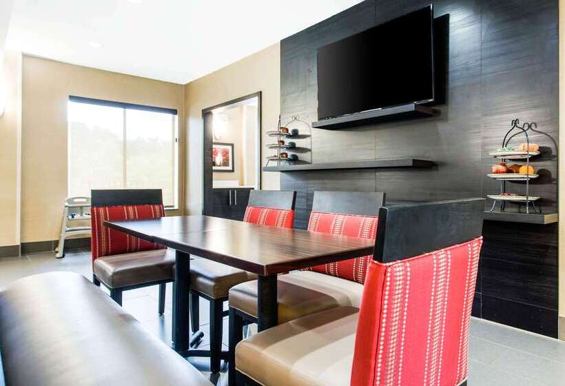 فندق Comfort Suites Clinton Near Presbyterian College