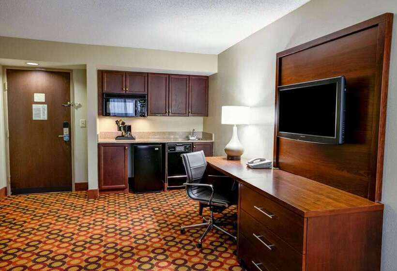 فندق Comfort Suites Concord Mills