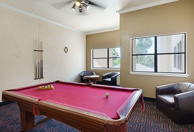 호텔 Comfort Suites Deer Park Pasadena