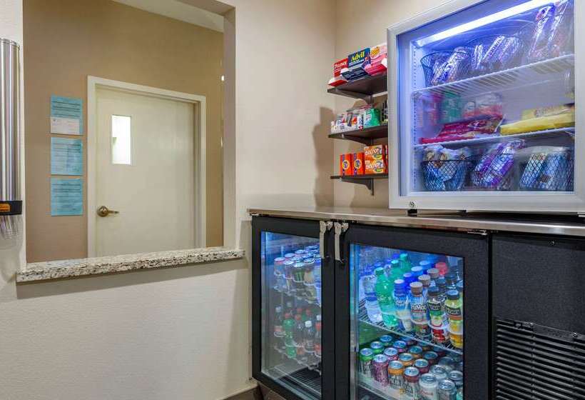 هتل Comfort Suites Helena Airport