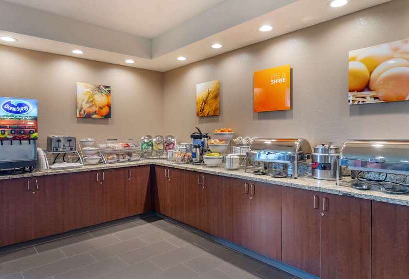 هتل Comfort Suites Helena Airport