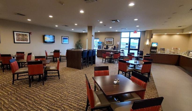 هتل Comfort Suites Helena Airport