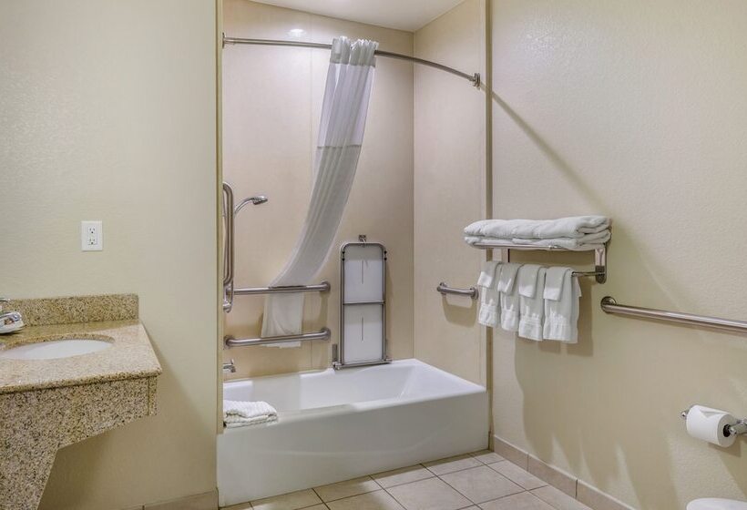 هتل Comfort Suites Helena Airport