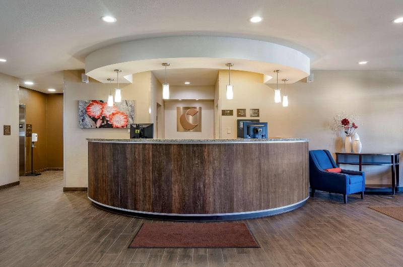 هتل Comfort Suites Helena Airport