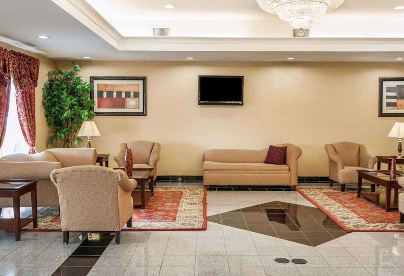 בית מלון כפרי Comfort Suites Near Indianapolis Airport