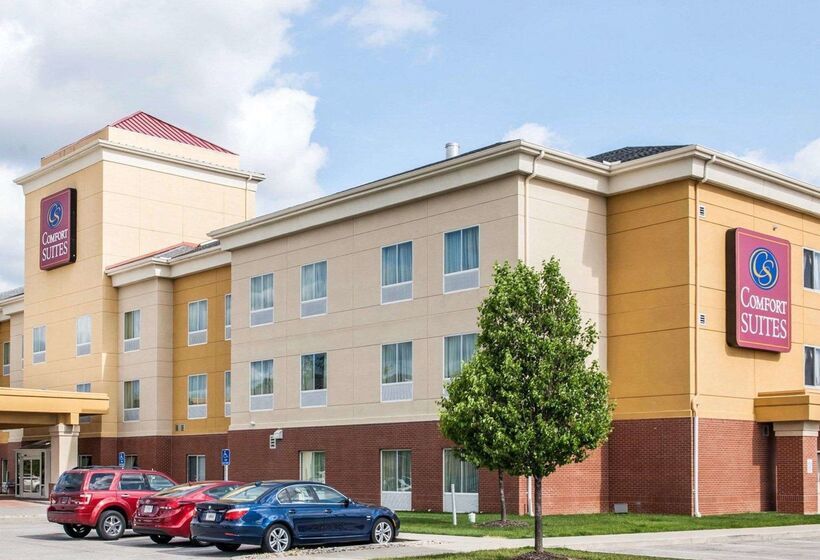 בית מלון כפרי Comfort Suites Near Indianapolis Airport