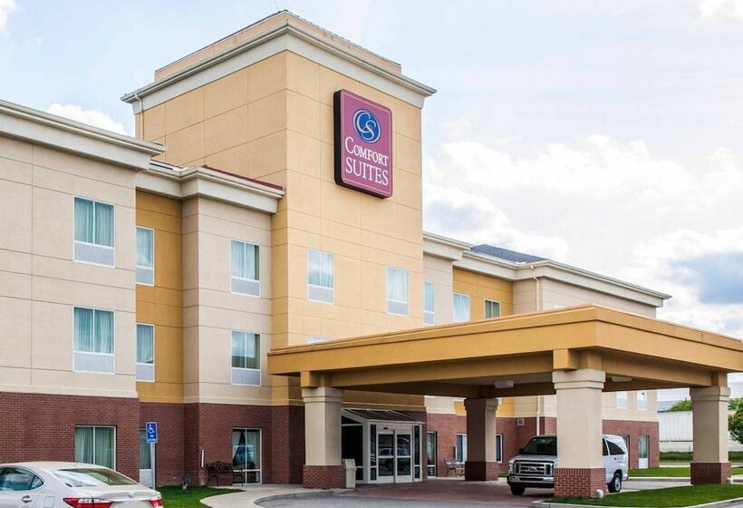בית מלון כפרי Comfort Suites Near Indianapolis Airport