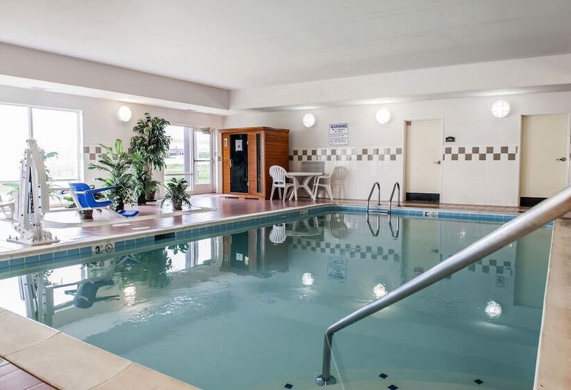 בית מלון כפרי Comfort Suites Near Indianapolis Airport