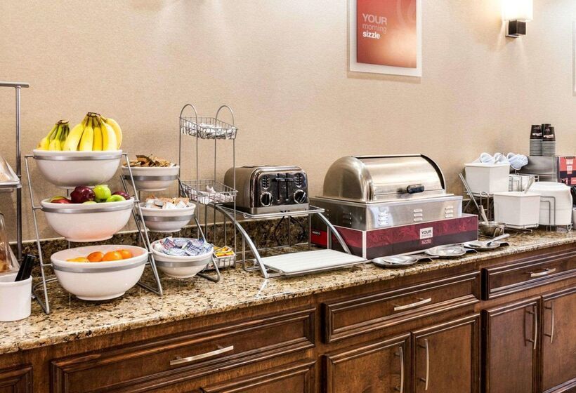 هتل Comfort Suites Oil Center