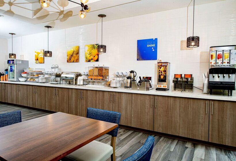 هتل Comfort Suites Oil Center