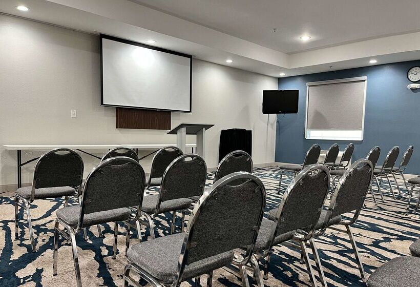 هتل Comfort Suites Oil Center