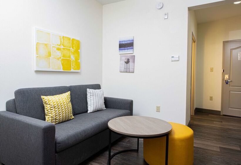 هتل Comfort Suites Oil Center