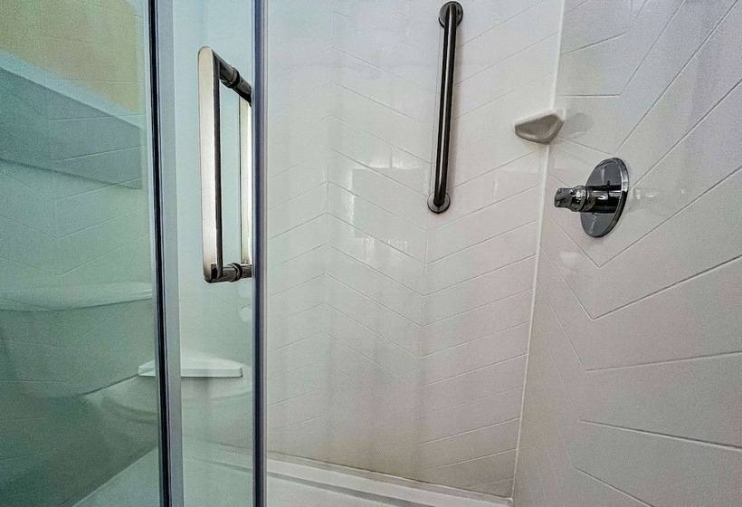 هتل Comfort Suites Oil Center