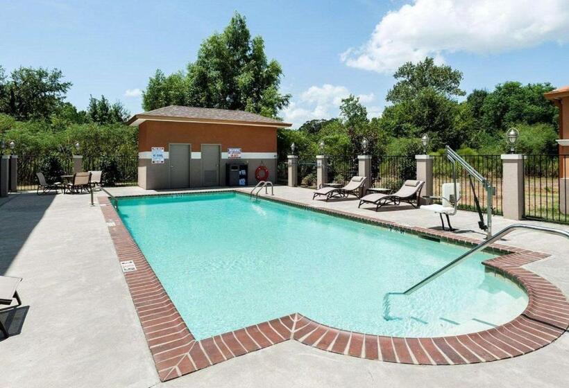 هتل Comfort Suites Oil Center