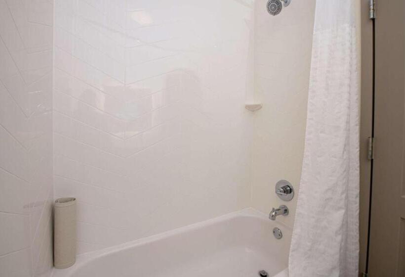 هتل Comfort Suites Oil Center