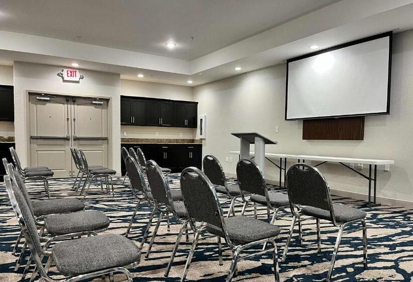 هتل Comfort Suites Oil Center