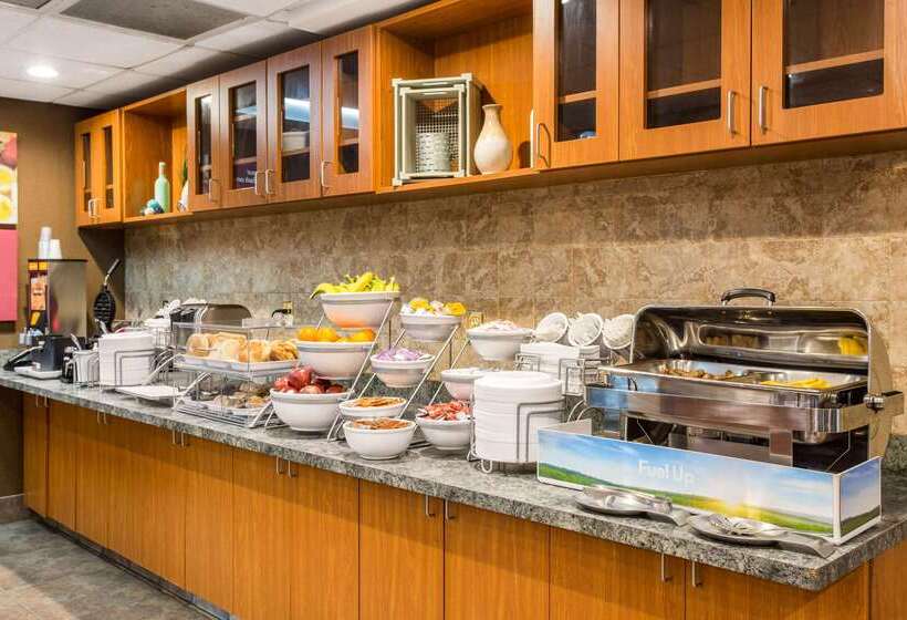 فندق Comfort Suites Wilmington Near Downtown