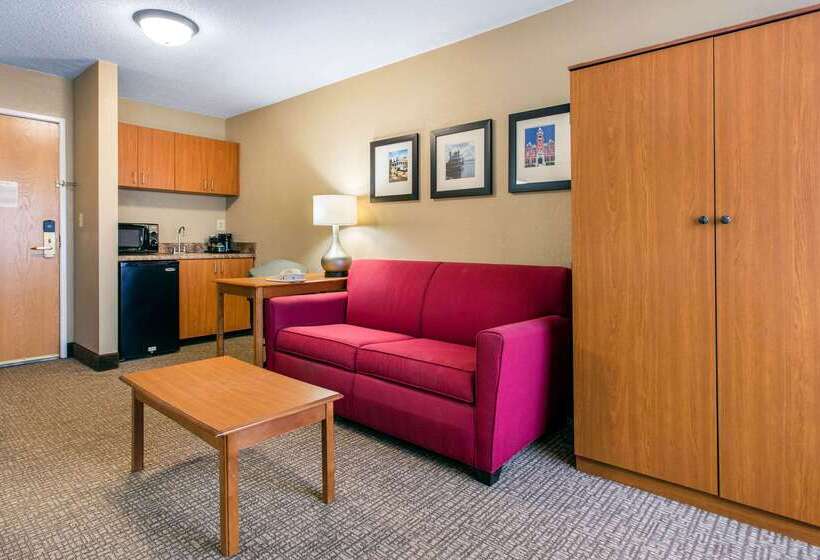 فندق Comfort Suites Wilmington Near Downtown