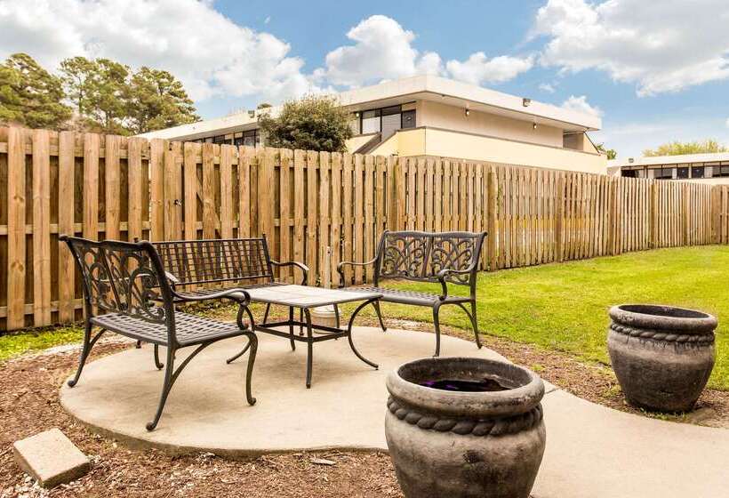 فندق Comfort Suites Wilmington Near Downtown