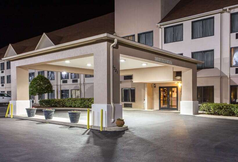 فندق Comfort Suites Wilmington Near Downtown