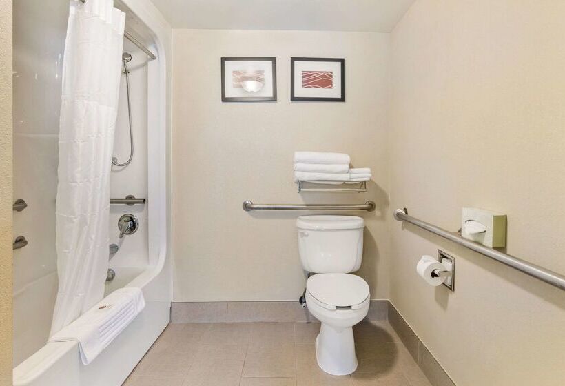 فندق Comfort Suites Wilmington Near Downtown