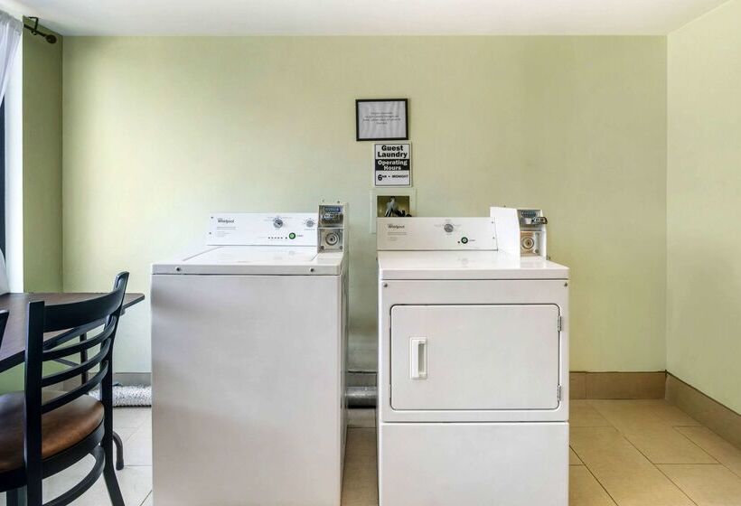 هتل Comfort Suites Wilmington Near Downtown