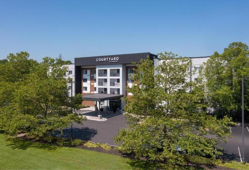 هتل Courtyard Edison Woodbridge