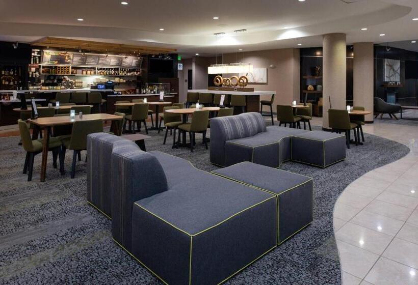 هتل Courtyard High Point